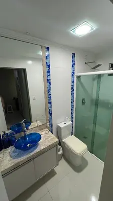 Uma casa de banho em Residencial Cordeiro