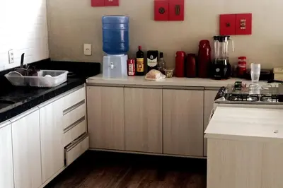 A cozinha ou kitchenette de Ap 1 quadra da praia 120 m totalmente climatizado