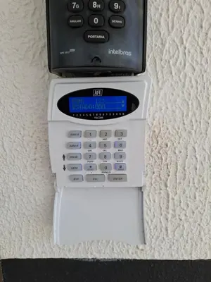 A planta de Confortável apto em Perequê com 2 vagas garagem