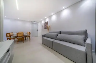 Uma área de estar em Barbados 302 - Apartamento com 2 suítes - 200 metros da praia de Bombas