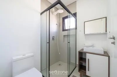 Uma casa de banho em Apto 2Q c/ churrasq. 500m da Meia Praia ROT1001