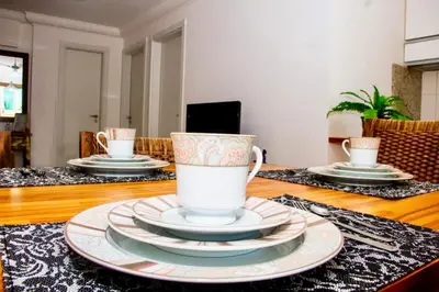 A planta de APARTAMENTO à 100 m do mar (1 min a pé)