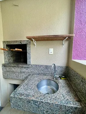 A planta de APARTAMENTO à 100 m do mar (1 min a pé)