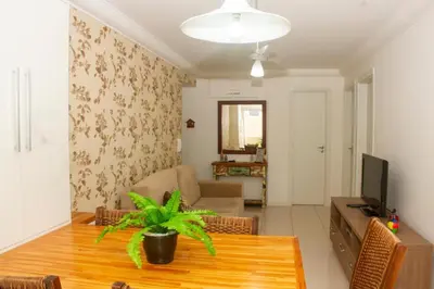 A planta de APARTAMENTO à 100 m do mar (1 min a pé)