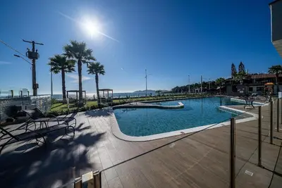 A piscina em ou perto de Edifício Solar do Atlântico Beira Mar de Bombas