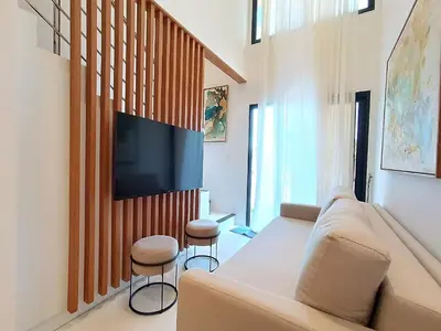 Uma televisão e/ou sistema de entretenimento em SIR 102 Excepcional duplex en Canto Grande