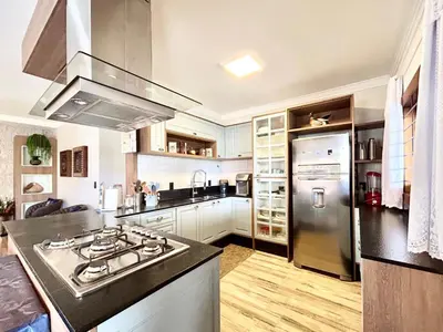 A planta de 392 - Casa com padrão diferenciado para família