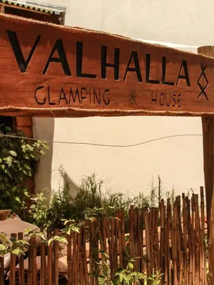 Um certificado, prémio, placa ou documento mostrado em Valhalla Glamping House