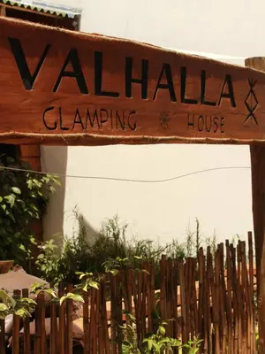 Um certificado, prémio, placa ou documento mostrado em Valhalla Glamping House