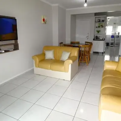1014 - Apartamento no centro de Bombinhas