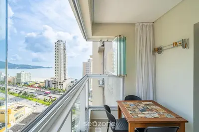 Uma varanda ou terraço em Apto c/ varanda e churrasq. 400m praia DBR0805