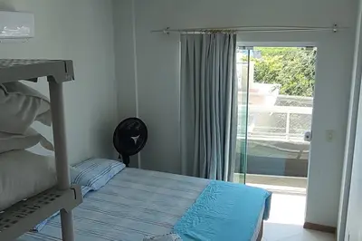 Uma cama ou camas num quarto em O% cigarro! 0% pêlos de animais. Perto de tudo