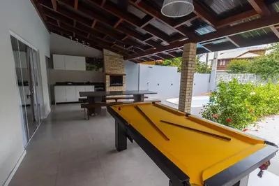 A planta de 540B - Linda casa com 5 dormitórios á 100m da praia
