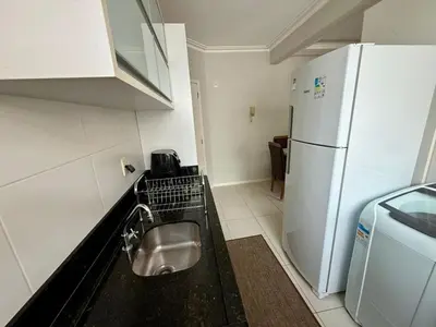 A cozinha ou kitchenette de Apto 2 quartos na praia de palmas