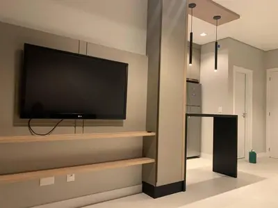 A planta de Apto inteiro 2 quartos, condomínio com piscina aquecida