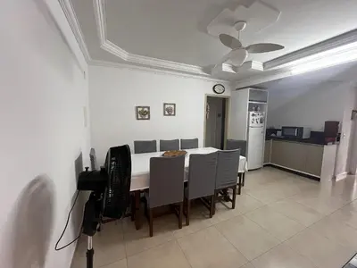 A cozinha ou kitchenette de Apartamento 30 mtrs do mar para 6 pessoas, Pereque -Porto Belo