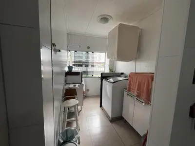 A cozinha ou kitchenette de Apartamento 30 mtrs do mar para 6 pessoas, Pereque -Porto Belo