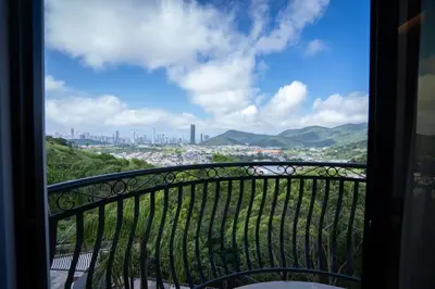 Uma vista geral da montanha ou uma vista da montanha a partir do hotel