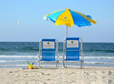 Uma praia em ou perto do apartamento