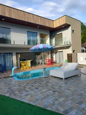 A piscina em ou perto de Morada Stucchi