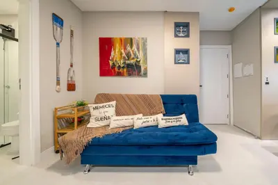 Uma área de estar em Sunny Flats