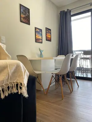 Uma área de estar em Villa Francione Fltas em Bombas