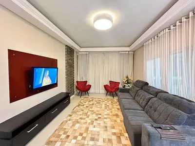 Uma televisão e/ou sistema de entretenimento em Tropical Palace