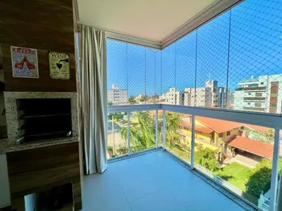 Uma varanda ou terraço em Apartamento Bella Palmas - 190m da Praia de Palmas
