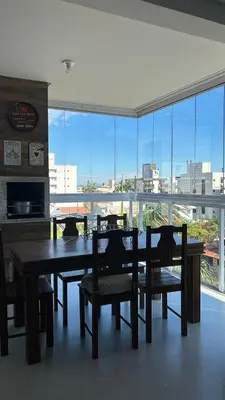 Uma varanda ou terraço em Apartamento Bella Palmas - 190m da Praia de Palmas