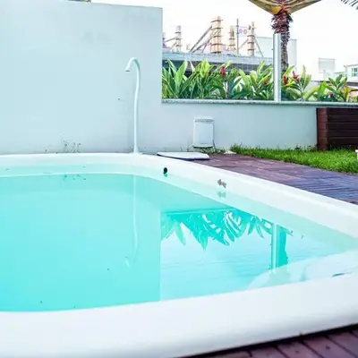 Praia e Piscina em Palmas do Arvoredo