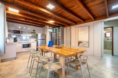 A cozinha ou kitchenette de A88 - Casa frente mar no centro de Bombinhas.