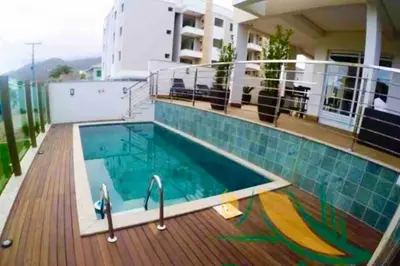 A piscina em ou perto de Miss Sarajevo Praia Palmas Governador Celso Ramos