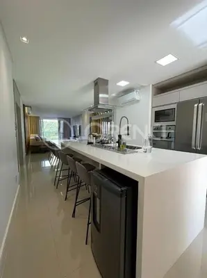 A cozinha ou kitchenette de 4 suítes, piscina exclusiva, barra sul, B.Camboriú