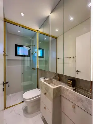 Uma casa de banho em Apartamento Novo Quadra Mar
