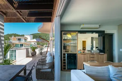 A cozinha ou kitchenette de Varandas do Atlântico 502A – Frente Mar em Bombas