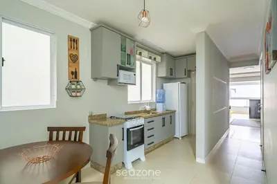 A cozinha ou kitchenette de Apto a 60m do mar - Meia Praia Itapema OBS0301