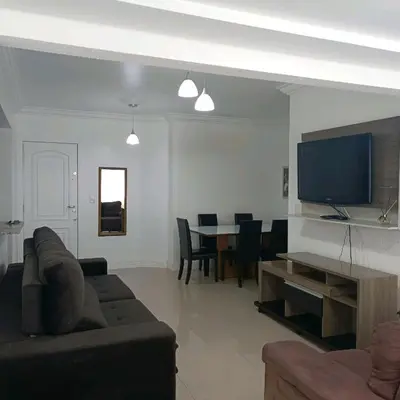 A planta de ótima localização meia praia edifício frente mar