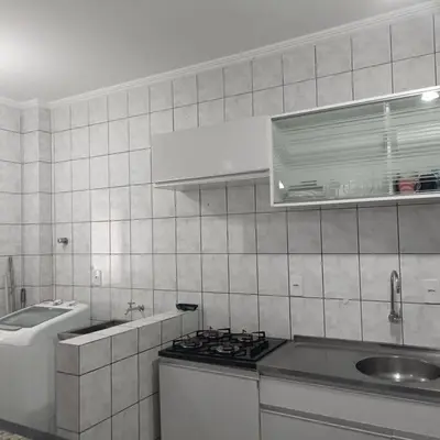 A planta de ótima localização meia praia edifício frente mar