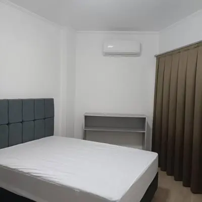 A planta de ótima localização meia praia edifício frente mar