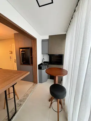 A planta de Apartamento com piscina a 100 metros da praia