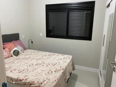 A planta de Apartamento com piscina a 100 metros da praia