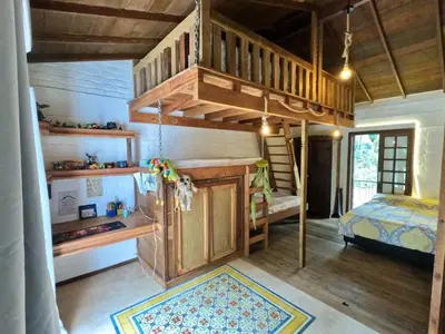 Uma cama ou camas num quarto em Mahalo