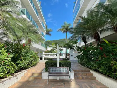Um jardim no exterior de Varandas do Atlântico - O seu paraíso à beira mar