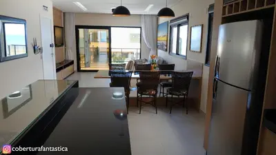 A cozinha ou kitchenette de Cobertura fantástica apenas 70 metros da praia