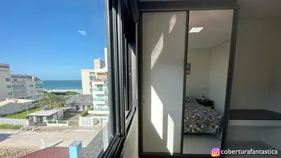 Uma vista do mar geral ou uma vista do mar a partir do apartamento