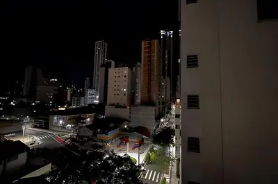 Uma vista geral de Balneário Camboriú ou a vista da cidade a partir do apartamento