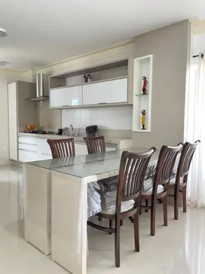 A cozinha ou kitchenette de Apto completo e equipado próximo do mar