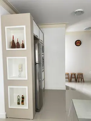 A cozinha ou kitchenette de Apto completo e equipado próximo do mar