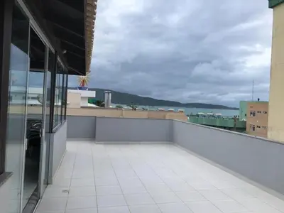 Uma varanda ou terraço em Apartamento em Bombinhas - 1 QUADRA DA PRAIA, CENTRO.