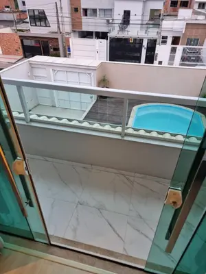 Uma varanda ou terraço em Casa de alto padrão com piscina